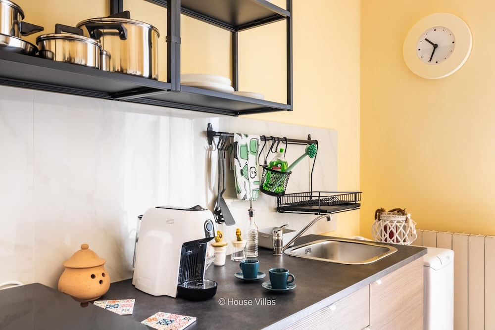 Owl Home in Noto With 2 Bedrooms and 1 Bathrooms view 3