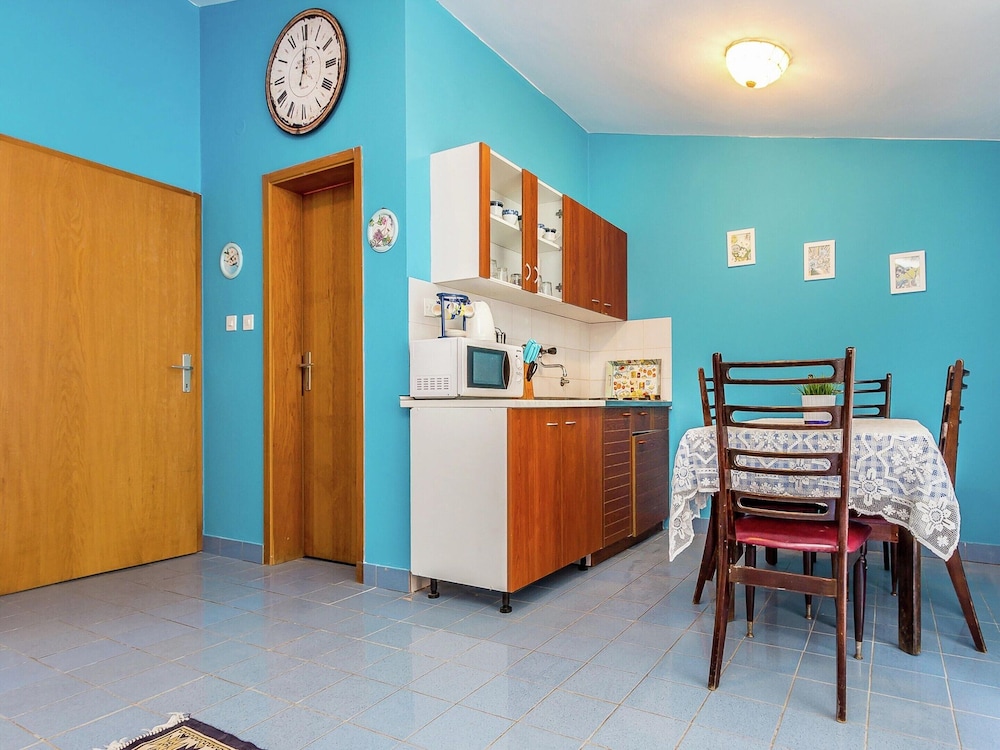 Apartment in Liznjan With Pool and Terrace view 4