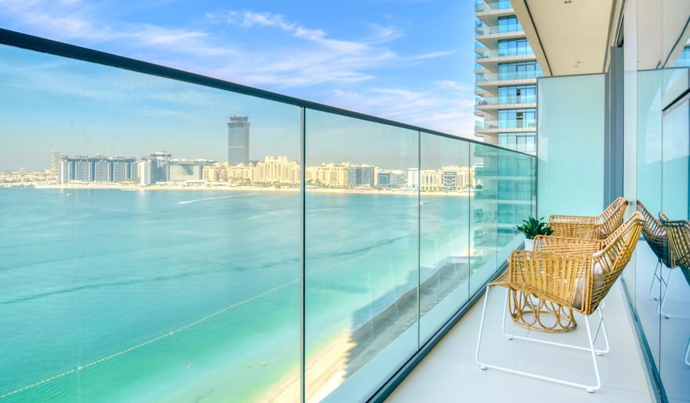 Luxury Sea View Living on Emaar Beachfront