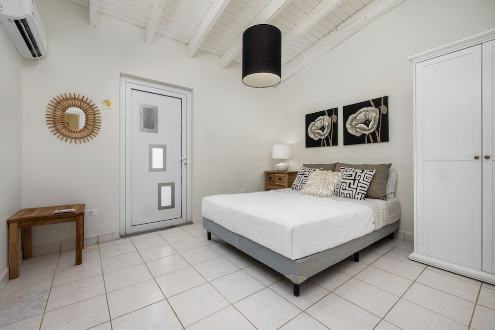 Large Villa-pool-6 Room-sleeps 14-nearby Marriott