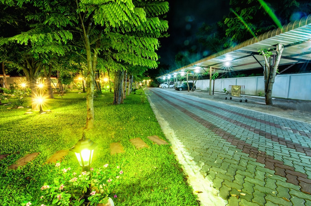 Baan Nam Pen Resort