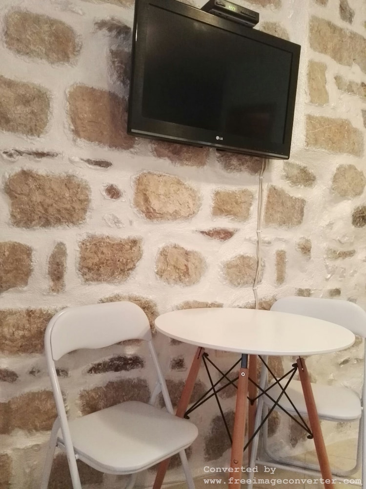 Hotel Una Apartments - Image 1