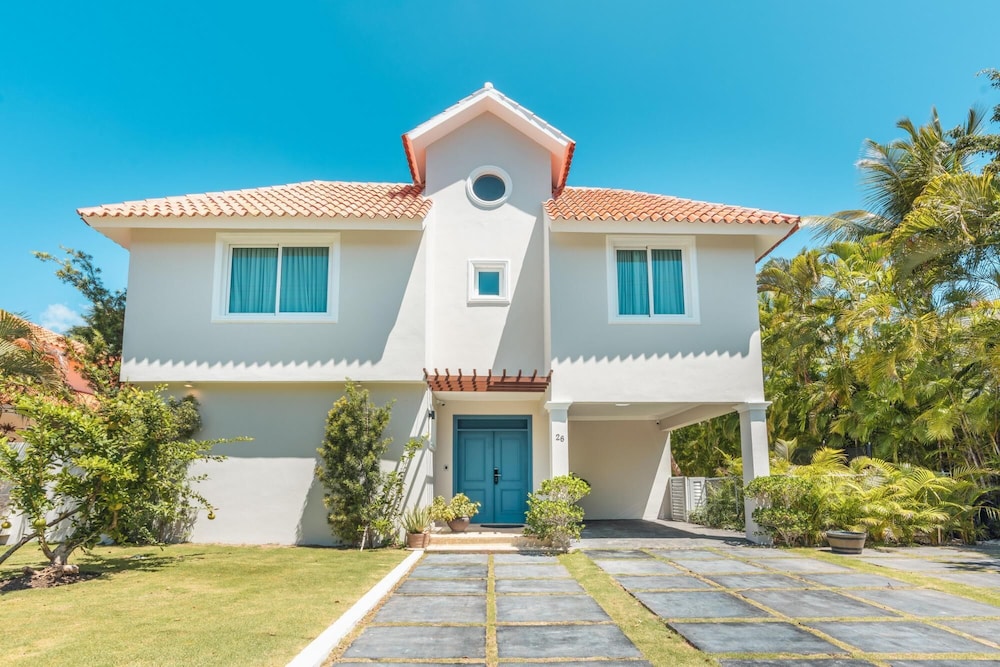 Cozy 3br-villa w Pool BBQ in Punta Cana view 2