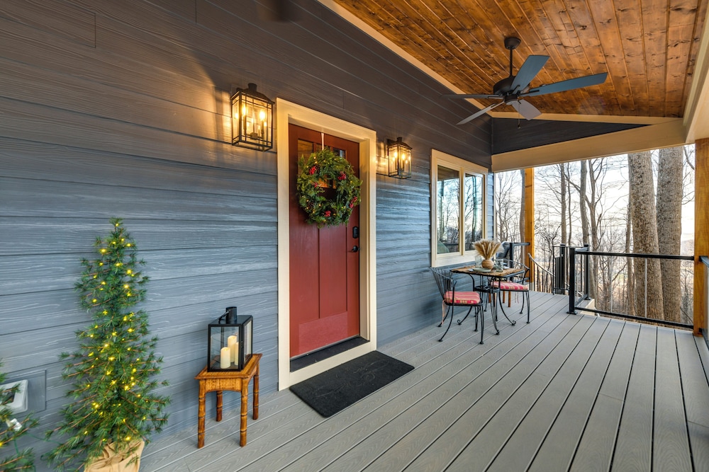 Couple's Getaway in Stoney Creek at Wintergreen!
