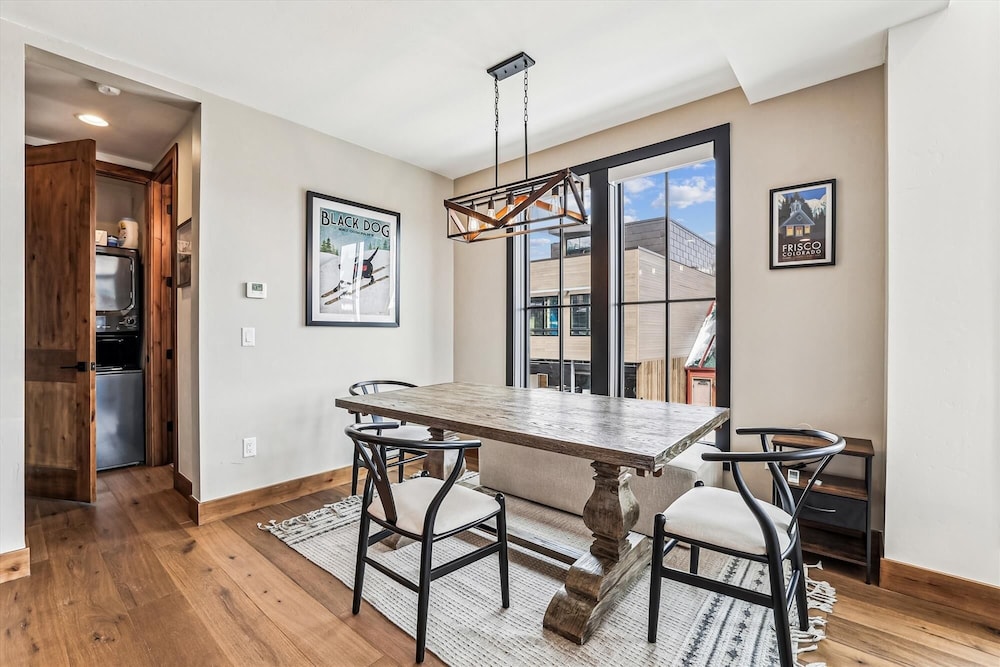 Decked Out Downtown 3 Bedroom Townhouse