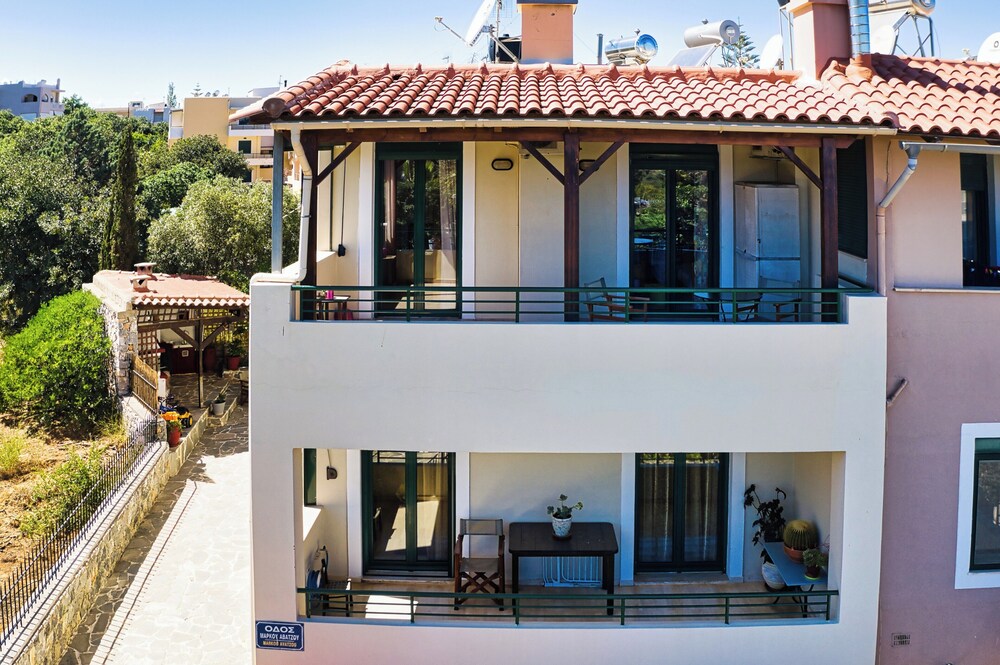Marilizas Spacious Maisonette