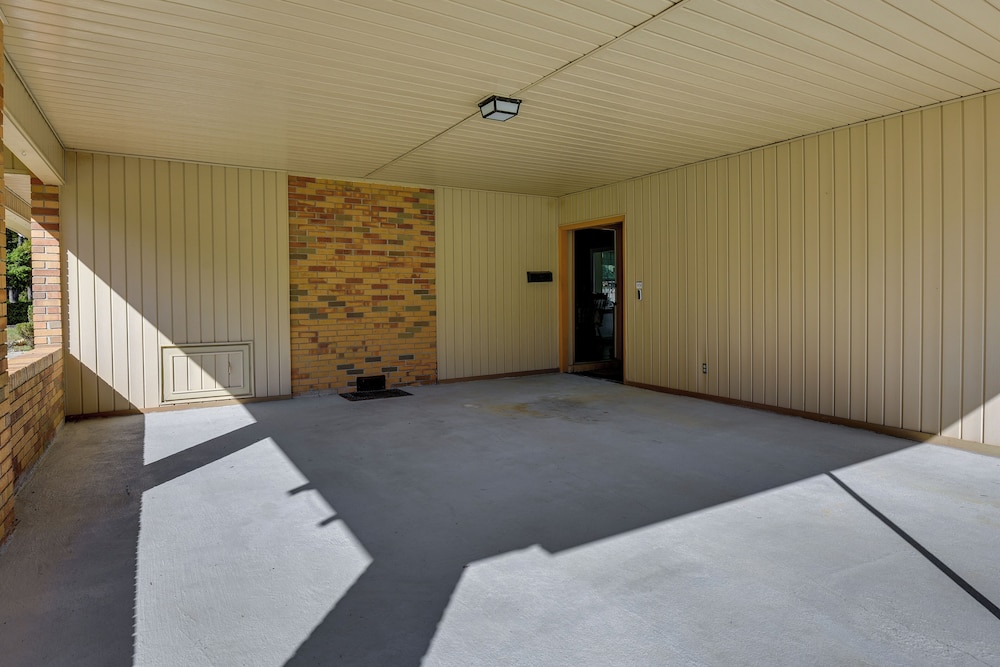 Vintage Chipley Getaway on Large Private Property - Property Image 1