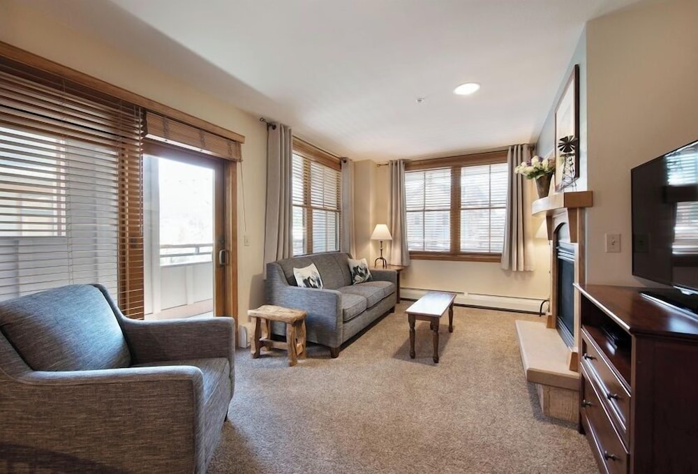 Zephyr Mountain Lodge Condos