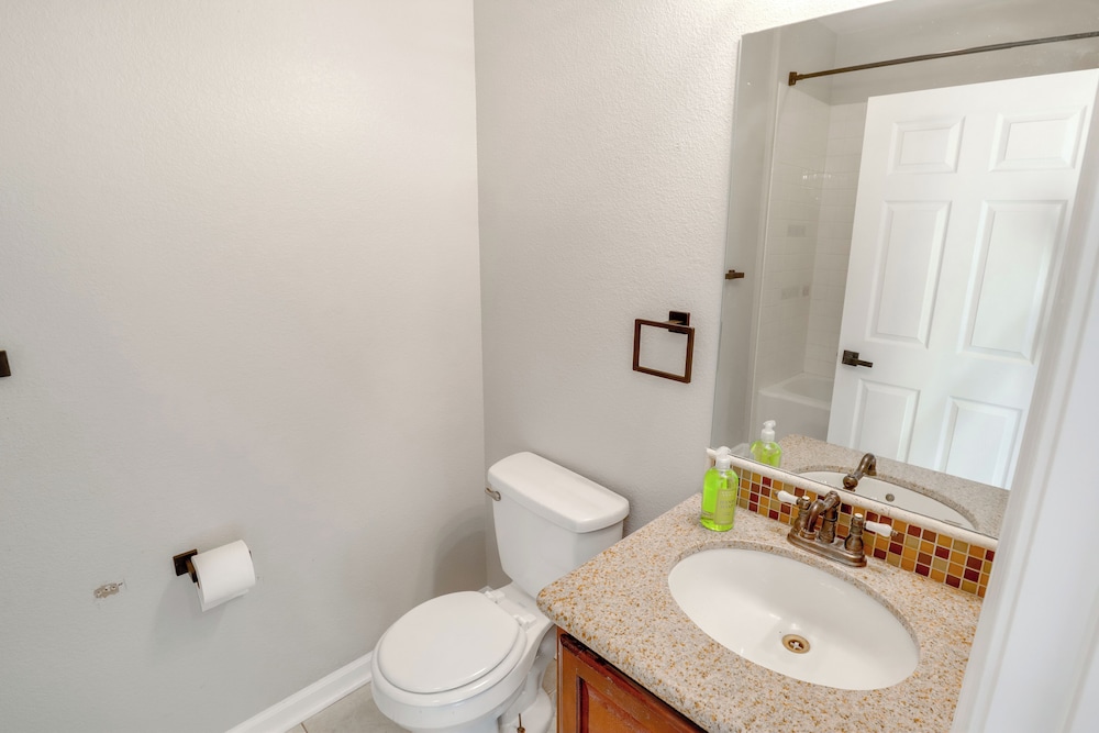 7 Mi to Fremont Street: Spacious Vegas Home!