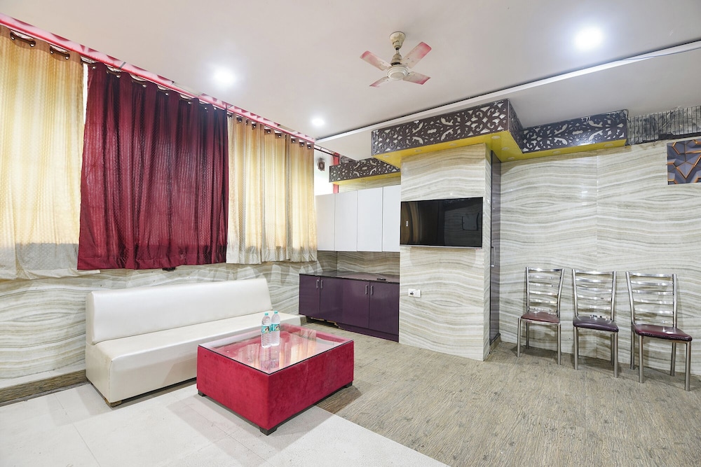 Fabhotel Park View I