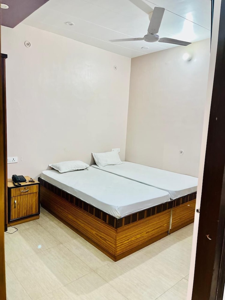 Krishna guest house