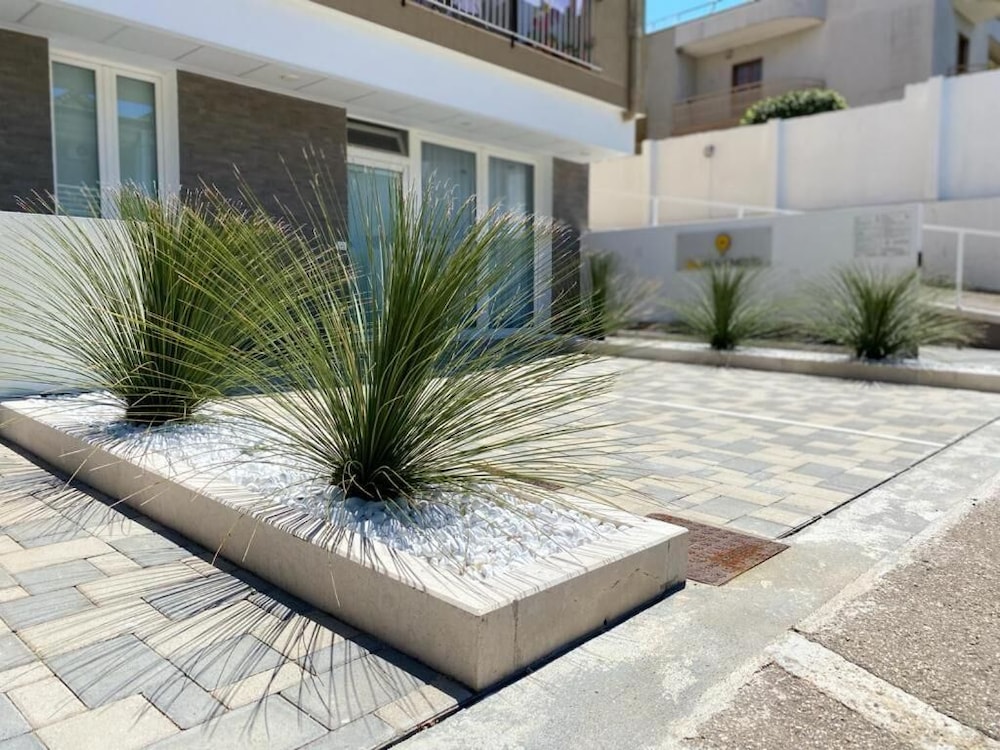 BEEAPARTMENTS