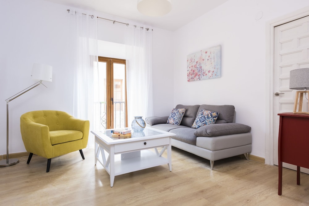 Cozy Apartment in Great Location 2 Bd. Plaza Nueva II view 2