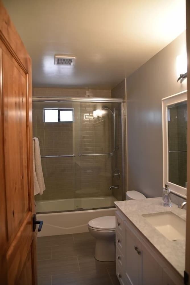 2375s Sierra House Retreat 4 Bedroom Home