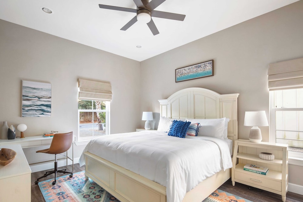 Sleeps 18! Private Pool, Hot Tub, Near Beach Miramar Dream House by Avantstay
