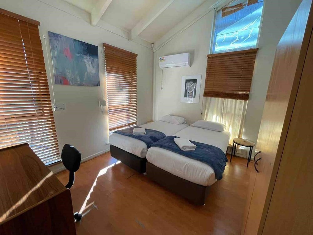 Unwind Westbourne Park Saltpool Hideaway