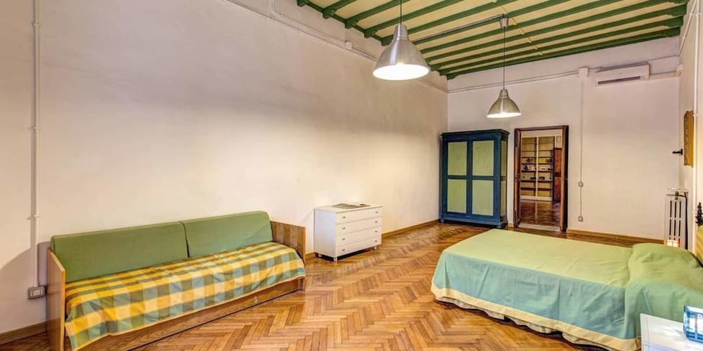 Campo de Fiori 3 bedroom apartment