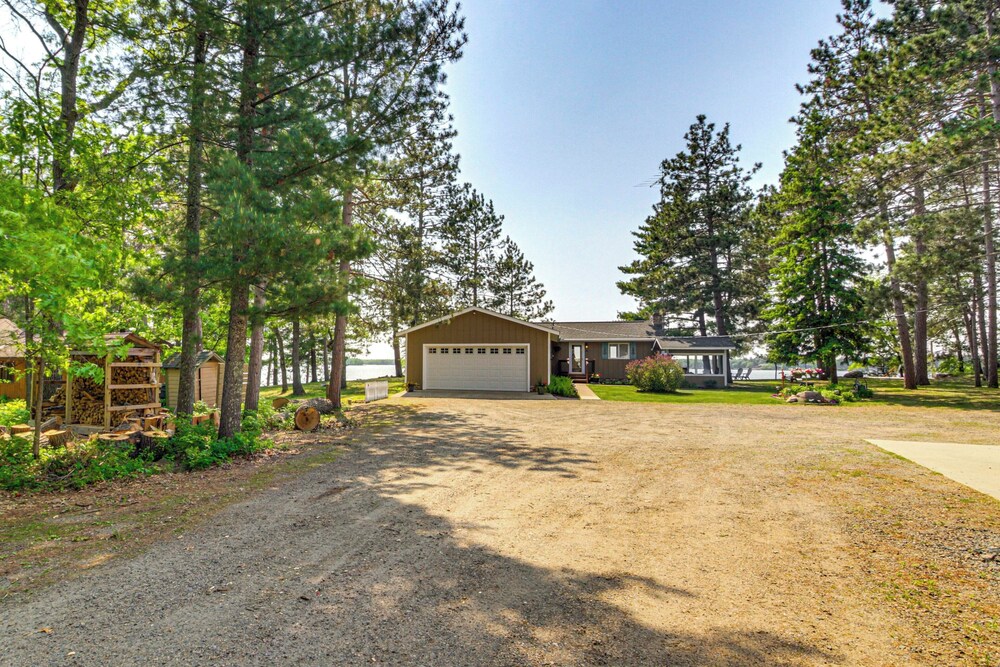 Family Retreat on Cross Lake: Boat, Swim & Relax!