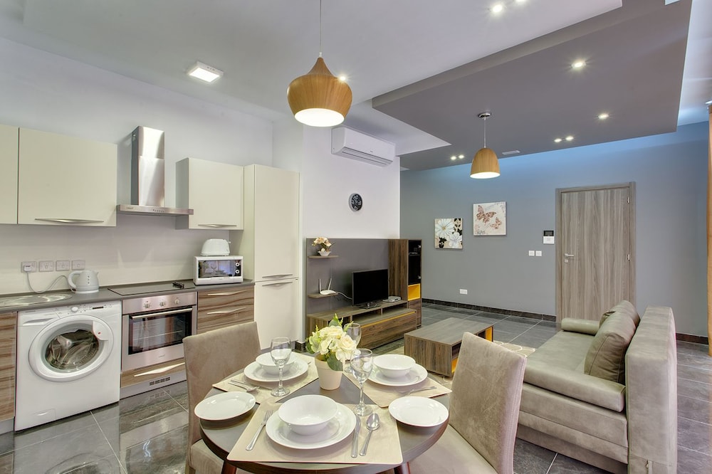 Luxury Apt Prime Location, Sliema view 5