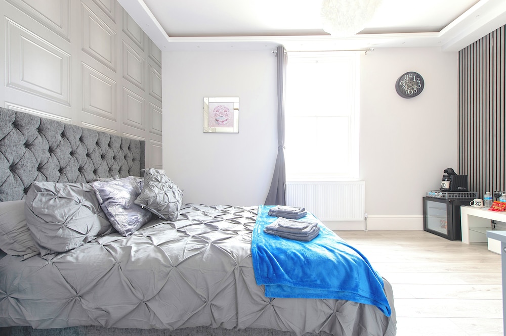 The Pond House - Ensuite Rooms