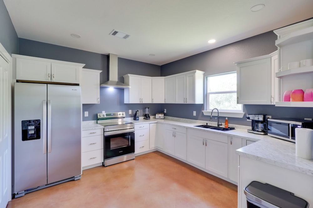 1 Mi to Lake Lbj: Peaceful Home w/ Patio & Yard!