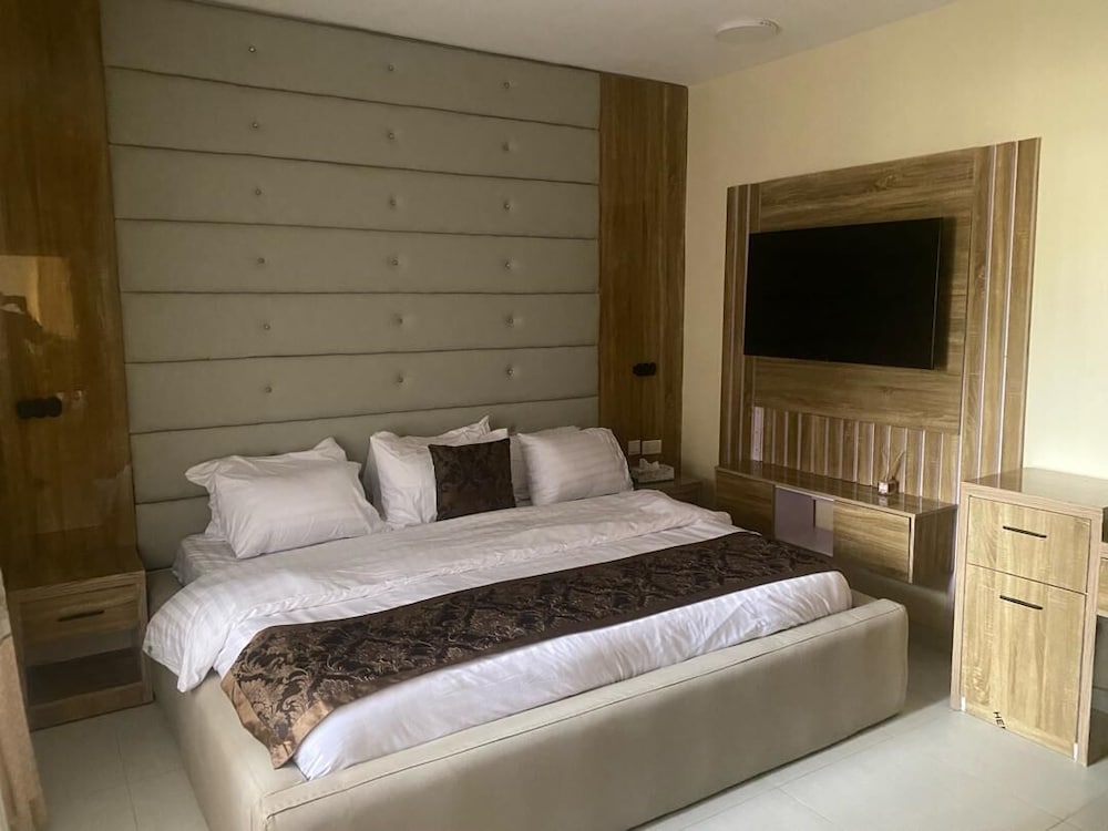 Golf Mews Inspired Living