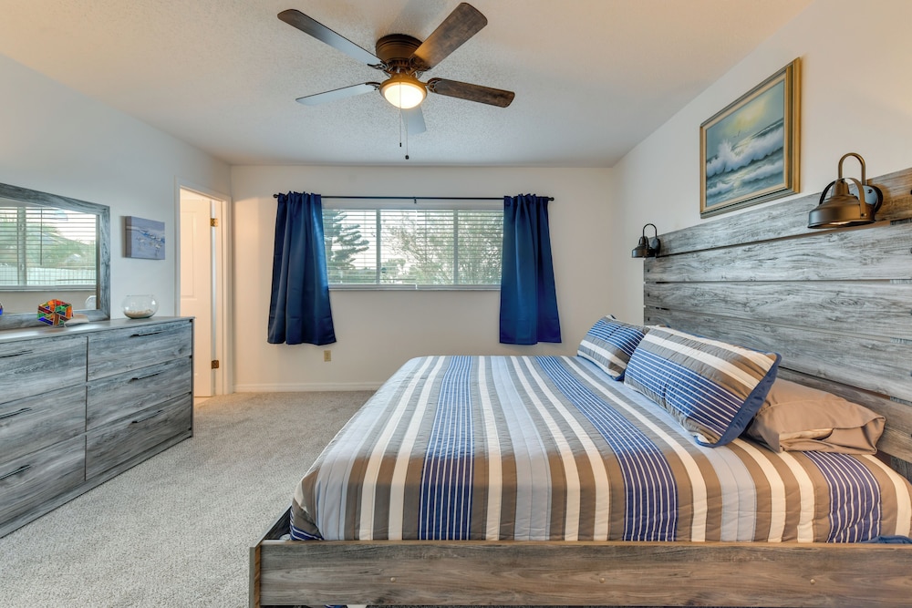Canal-front Fishing & Pool: North Port Home