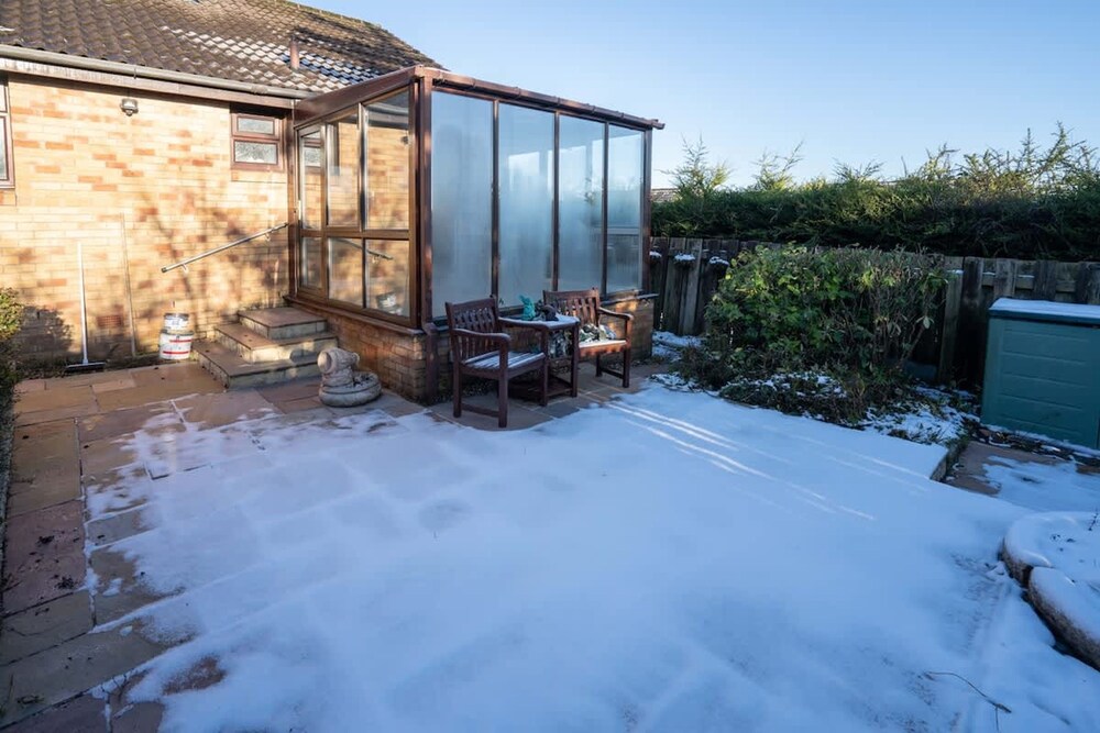 Comfy 3 Bed House - Free Parking