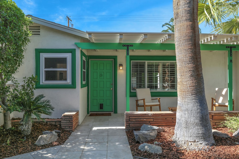 Petite Private Bungalow