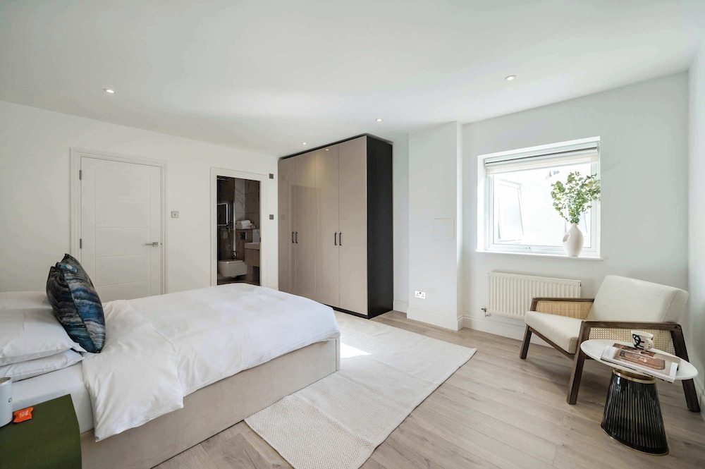 Lords Living -3 bed in Regents Park With Terrace