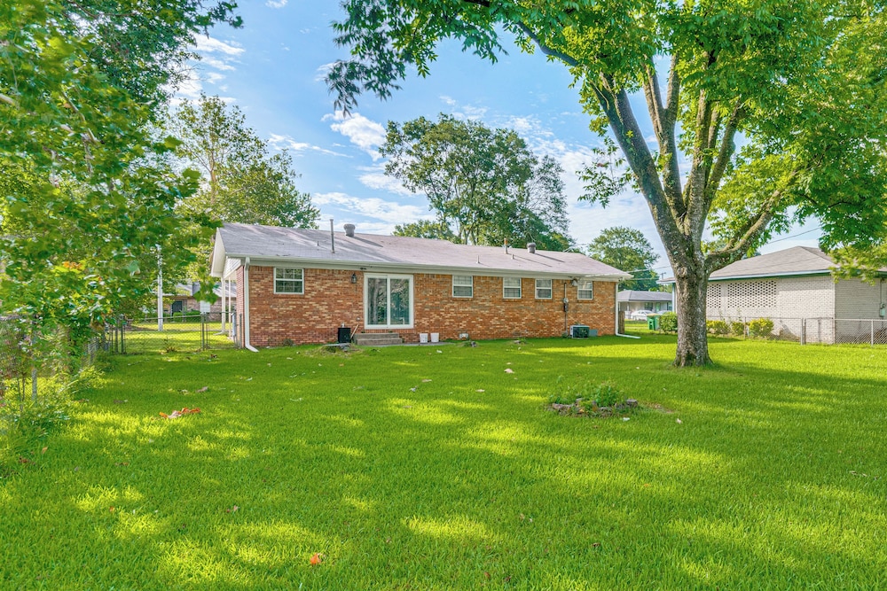Fish, Hike & Relax: North Little Rock Gem w/ Yard