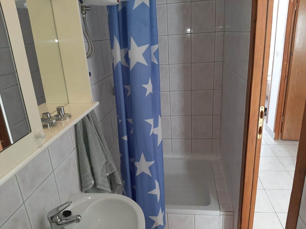 Comfy Holiday Home in Okrug Gornji near Trogir Center