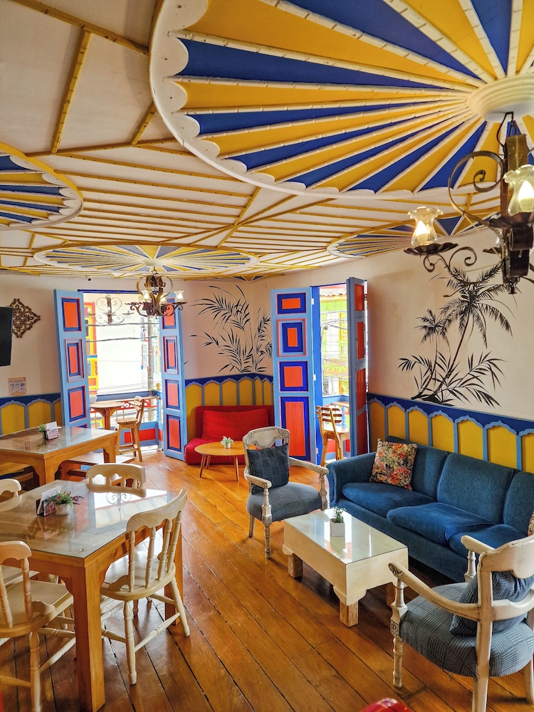 Hostal Mythos