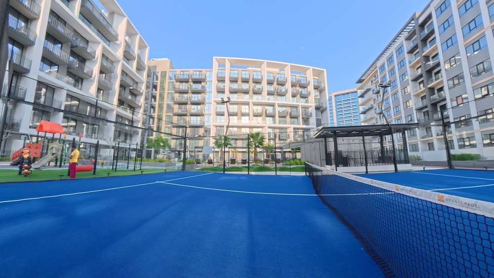 Beverly Boulevard By HMB HOMES
