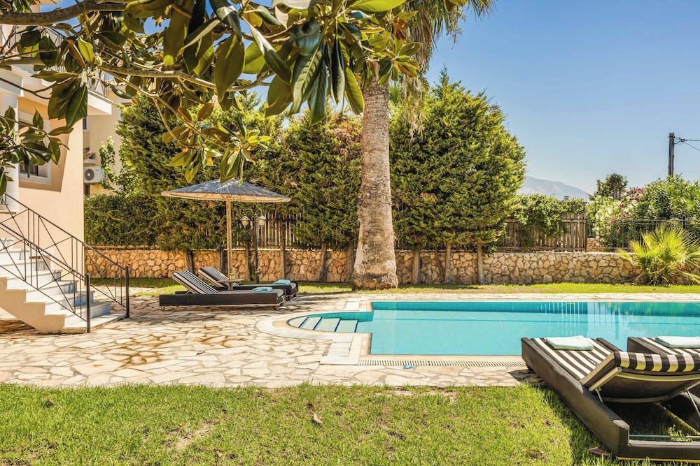 Villa Sarlata Sea View