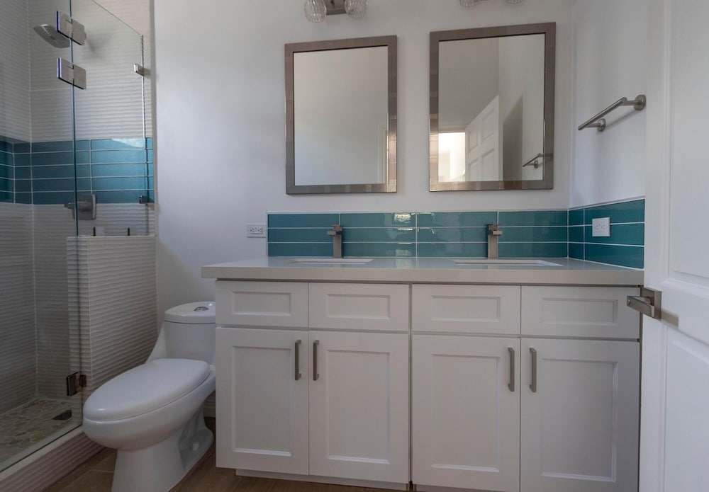 Playa Potrero 4 BR Home Pool Centrally Located - Casa Oasis Surfside