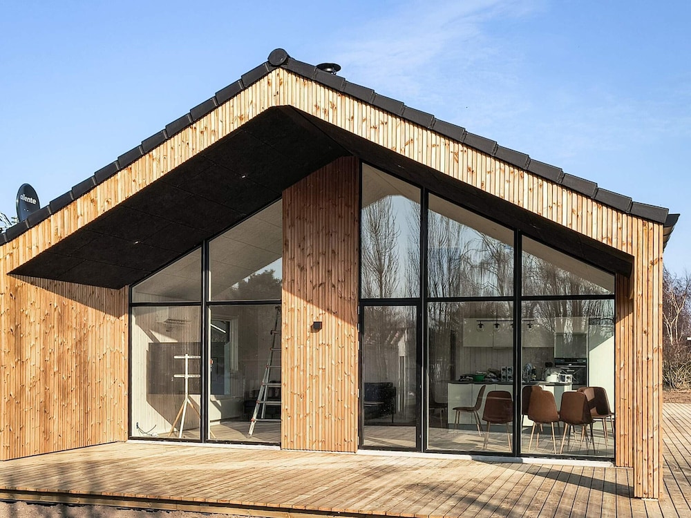 5 Star Holiday Home in Humble