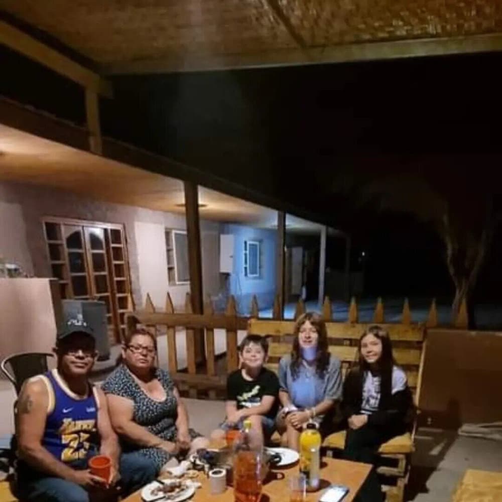 Hostal checar