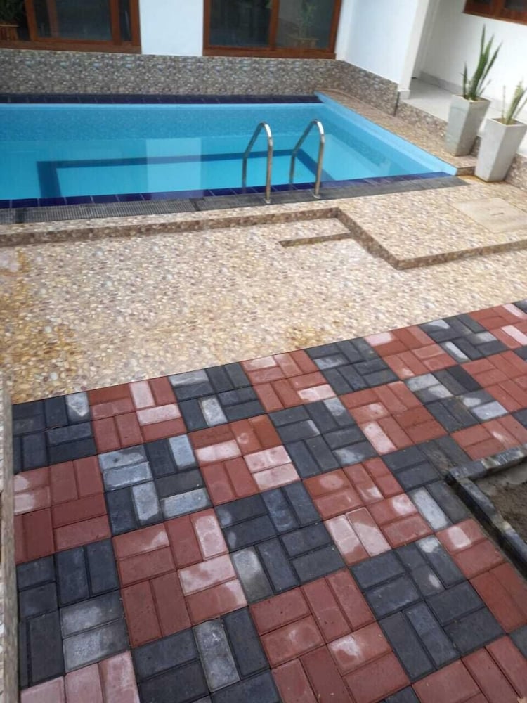 RAJABAWANA Holiday Resort