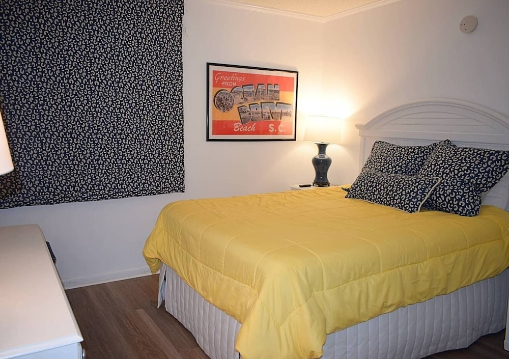 Tilghman Beach And Racquet Club 150 3 Bedroom Condo by RedAwning view 5