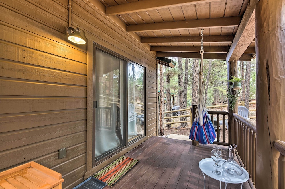 Pet-friendly Show Low Cabin w/ Trail Access!