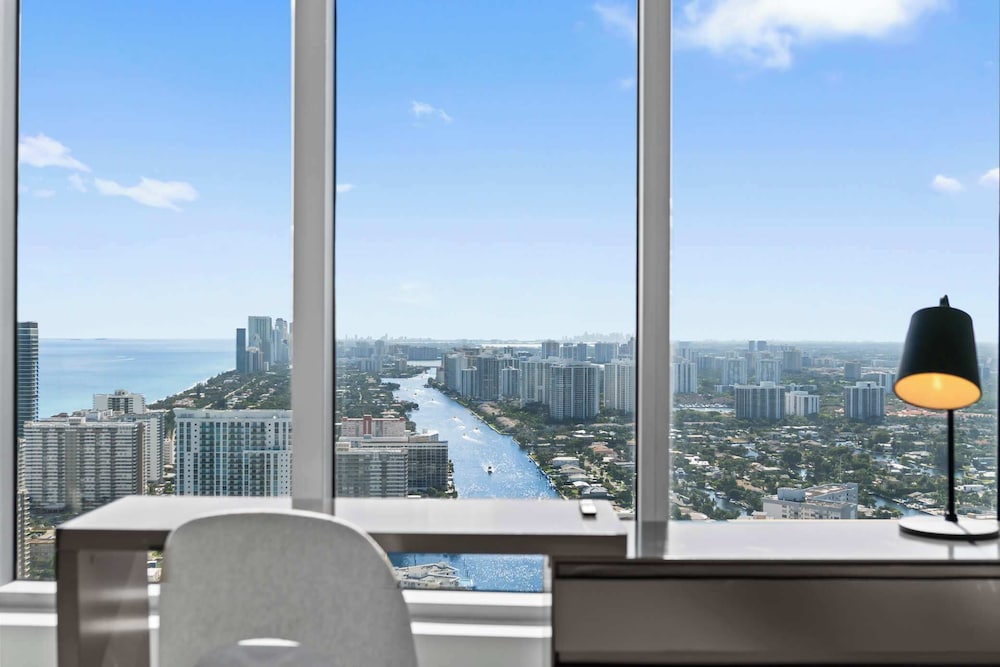 2BR Ocean Penthouse: Private Terrace & Hot Tub