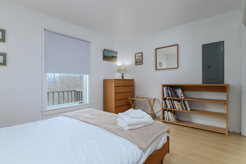 6 Village Edge 2 Bedroom Condo