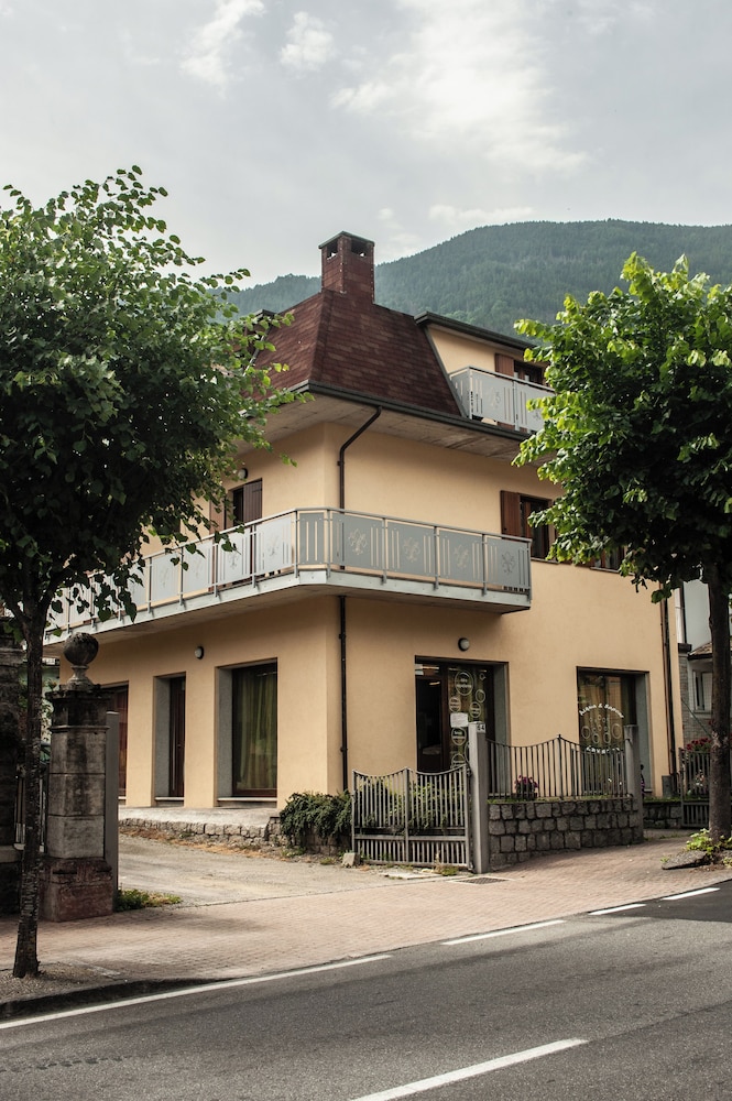Appartamento Edolo, Bilocale & Monolocale view 2