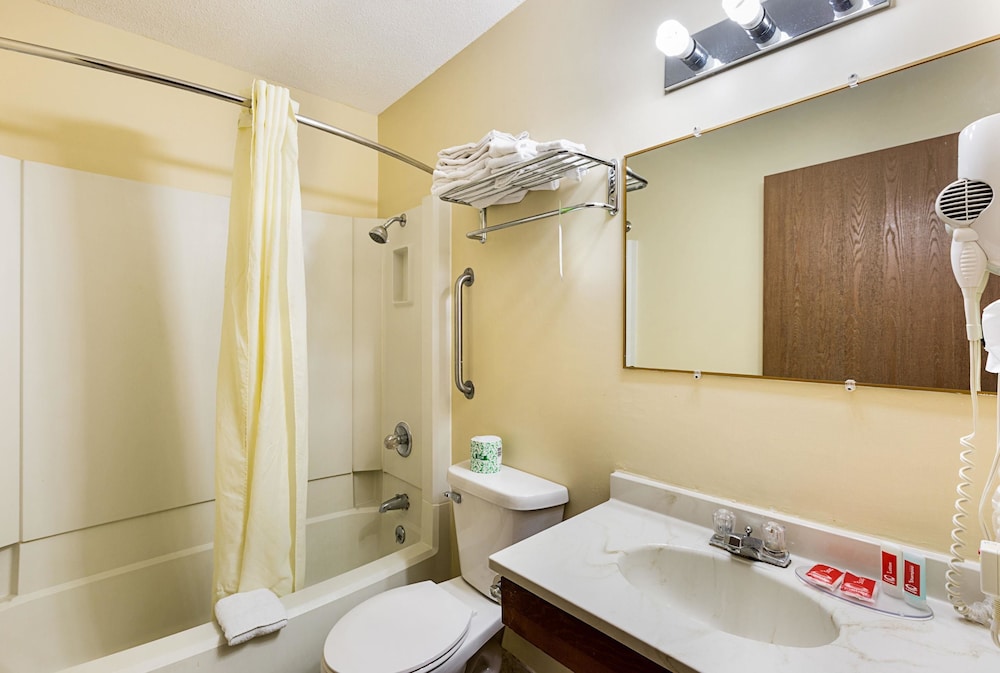 Americas Best Value Inn Beatrice view 4