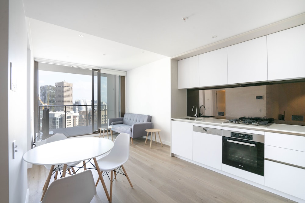 Modern Apartment in Darling Harbour view 3