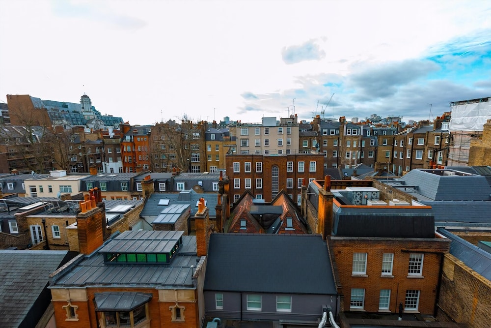Stylish Three-bed Flat in Marylebone
