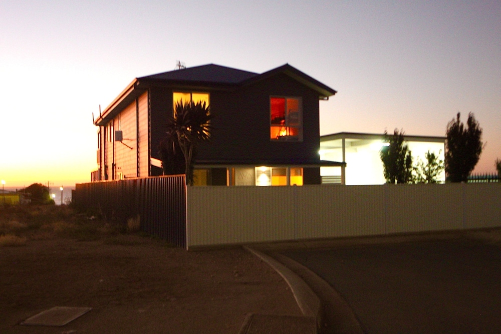 Saltwater Breeze - Ocean Views 5BR Beach House