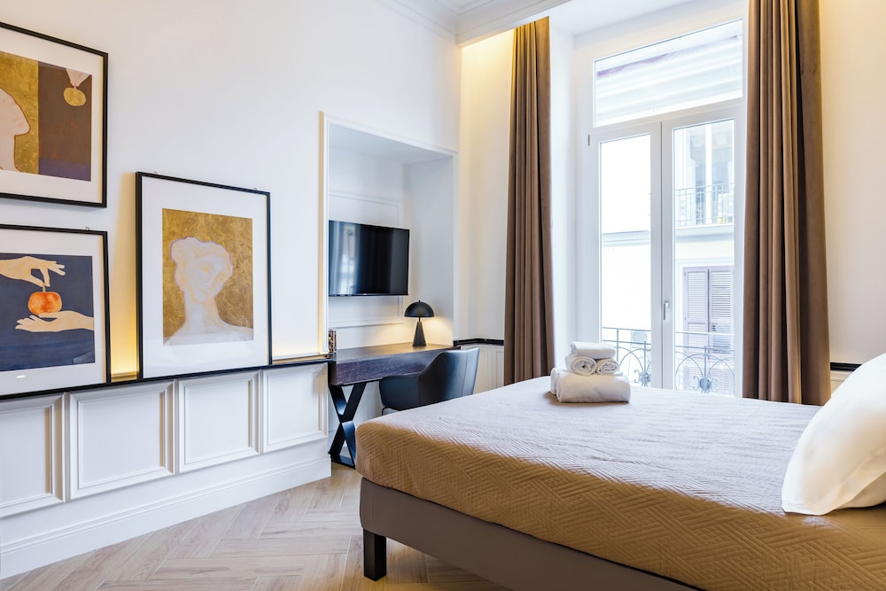 Chic Lifestyle Apartment