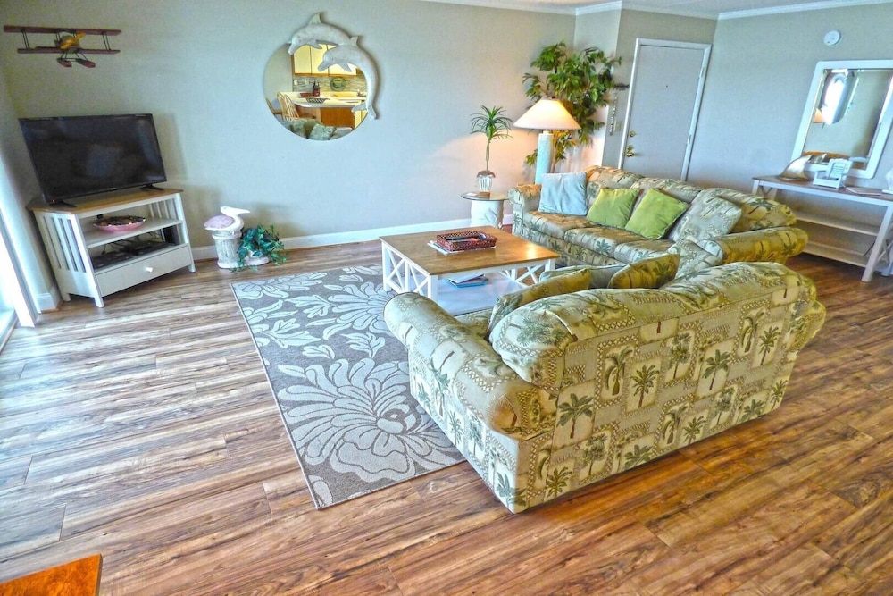 Harbour Island 306l 2 Bedroom Condo by RedAwning view 4